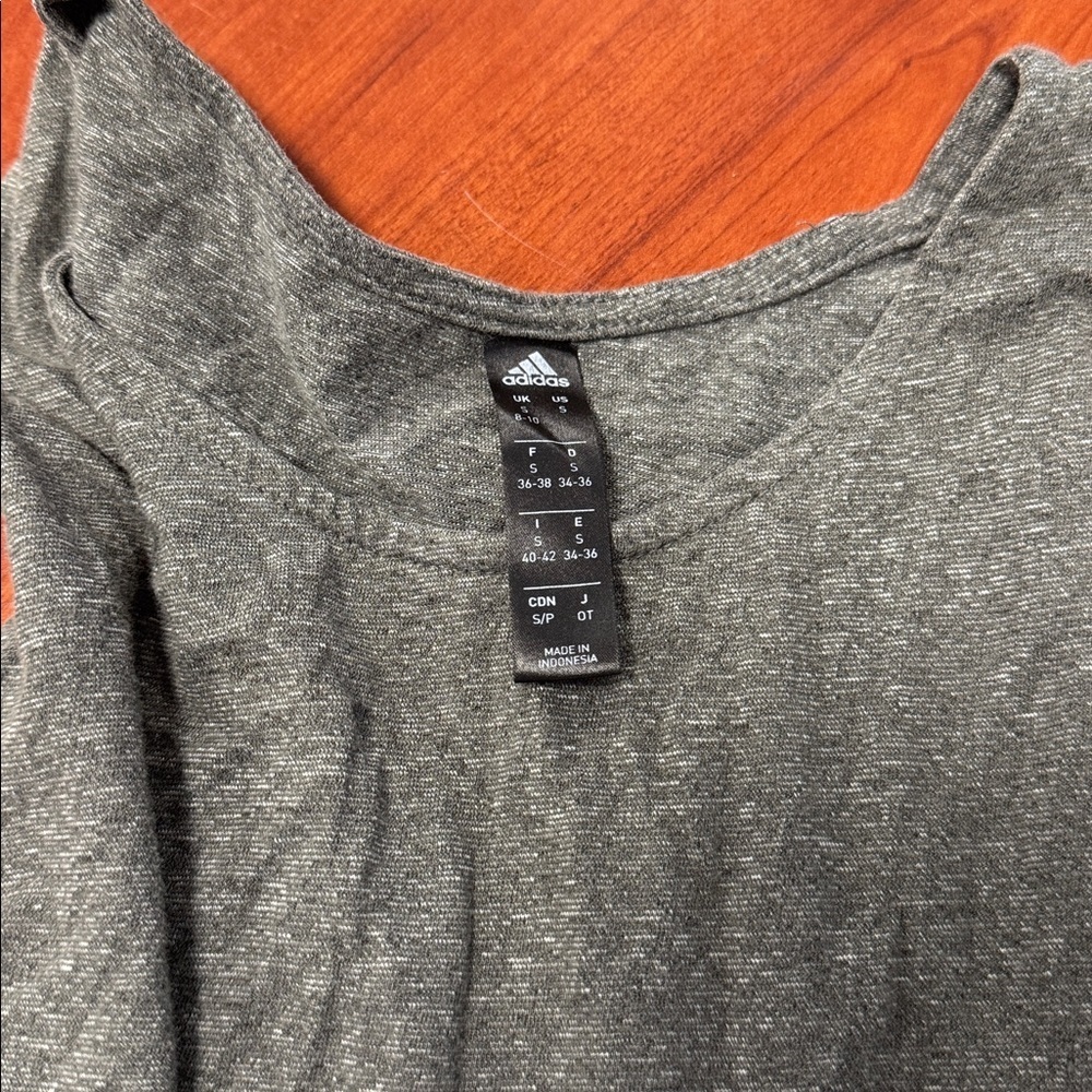 Adidas tank S // 112810 - Picture 2 of 2